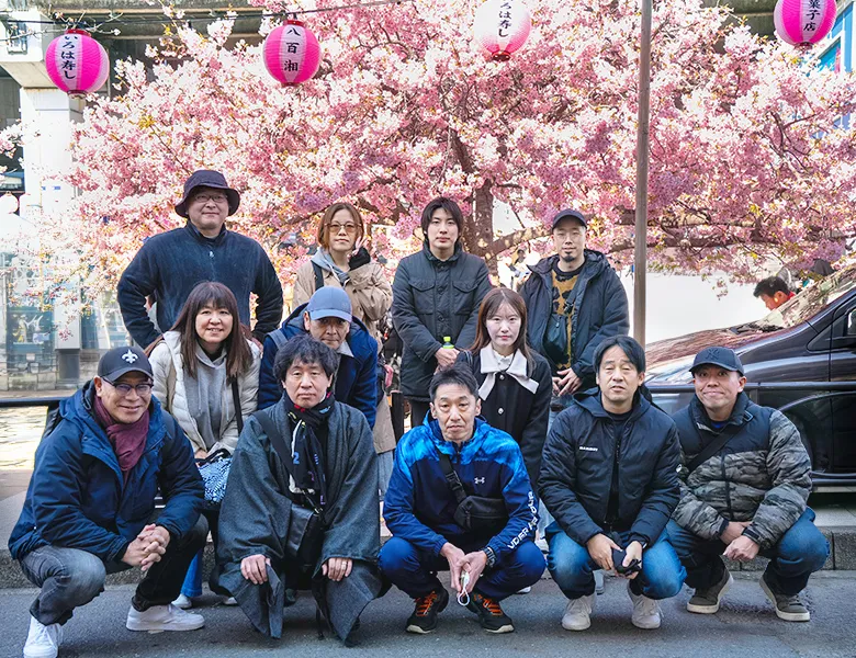 三浦河津桜祭りを楽しむたまごクラブ部員達
