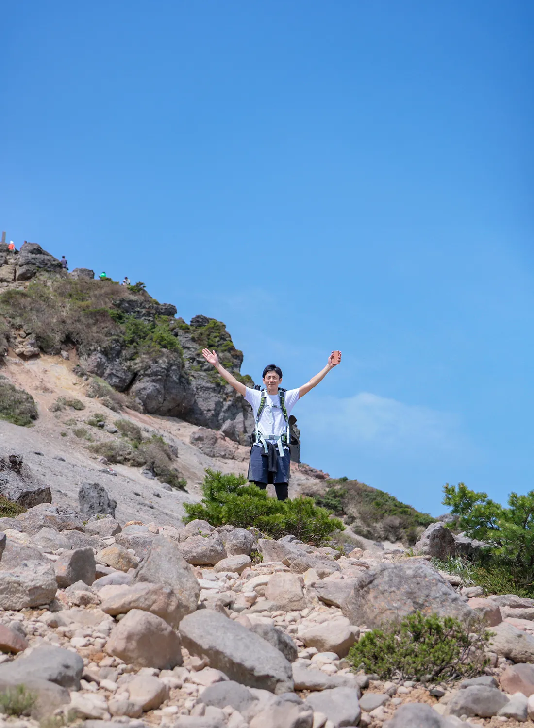 安達太良山を楽しく登山中のたまごクラブ部員