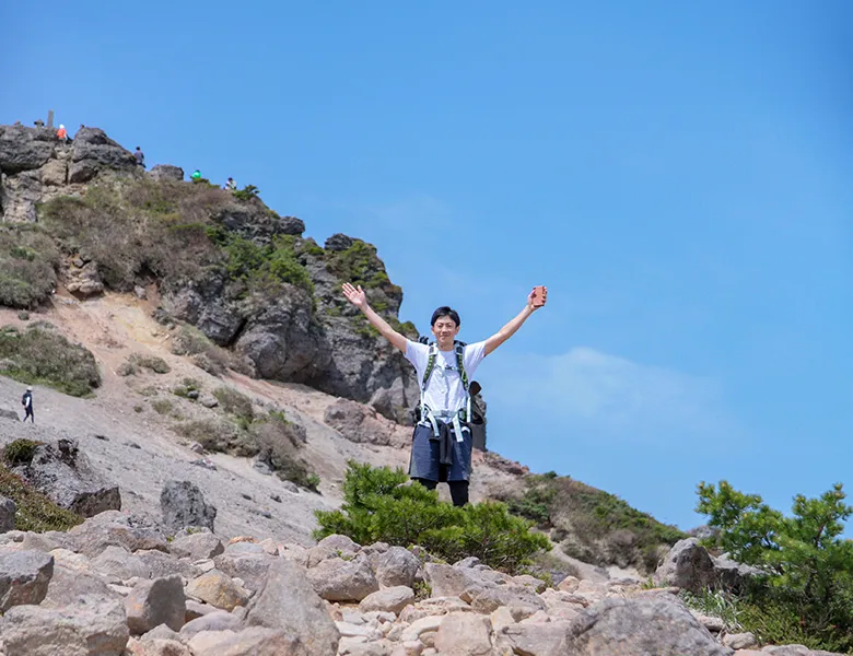 安達太良山を楽しく登山中のたまごクラブ部員